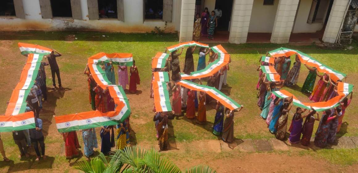 ಚಂದ್ರಯಾನ – 3 ಯಶಸ್ಸಿ : ಕೆಎಲ್‌ಇ ಶಿಕ್ಷಣ ಮಹಾವಿದ್ಯಾಲಯದಲ್ಲಿ ಸಂಭ್ರಮಾಚರಣೆ