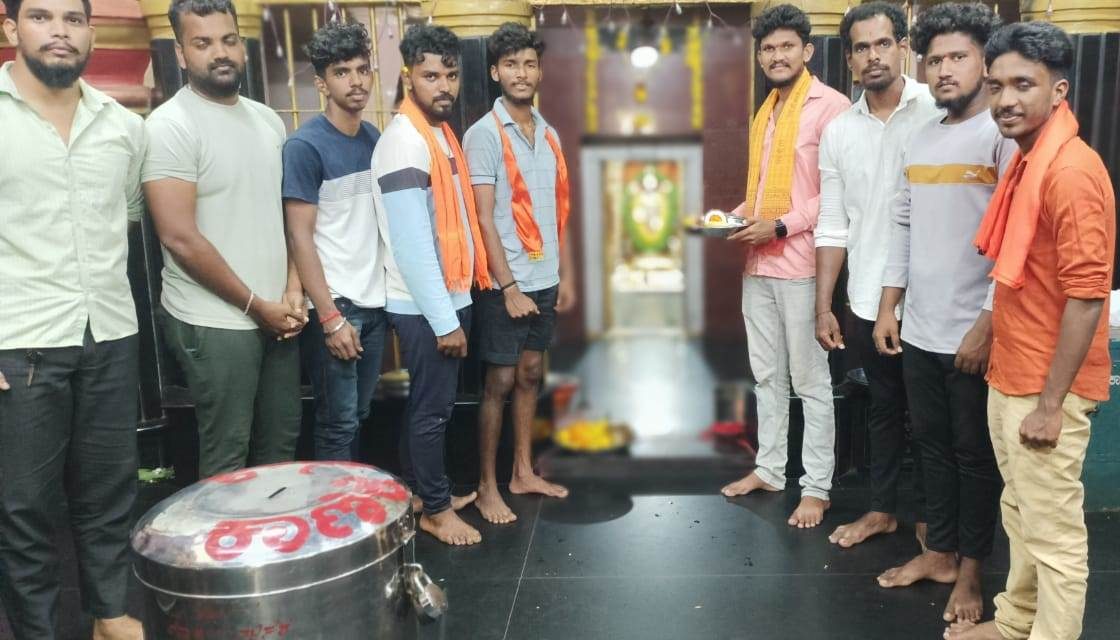 ಚಂದ್ರಯಾನ ಯಶಸ್ವಿಯಾಗುವಂತೆ ಅಂಕೋಲಾ ಭಜರಂಗದಳದ ವತಿಯಿಂದ ವೆಂಕಟರಮಣ ದೇವಸ್ಥಾನದಲ್ಲಿ ವಿಶೇಷ ಪೂಜೆ
