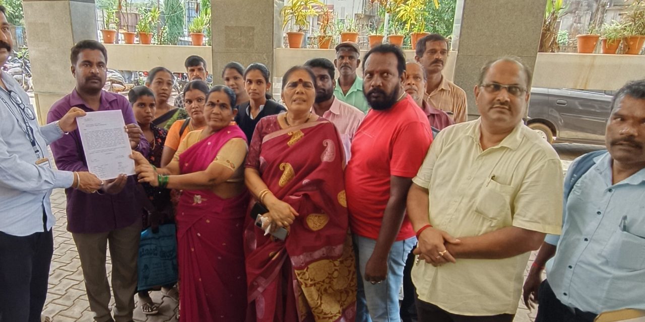 ವಿನೋದ ಗಾಂವಕರ ನೇತೃತ್ವದಲ್ಲಿ ಸಾಂಕೇತಿಕ ಪ್ರತಿಭಟನೆ :ಮೂರು ವರ್ಷಗಳಿಂದ ಜಾತಿ ಪ್ರಮಾಣ ಪತ್ರಕ್ಕಾಗಿ ಅಲೆದಾಟ: ಸರಕಾರದ ಸವಲತ್ತುಗಳಿಂದ ವಂಚಿತವಾಗಿರುವ ಭೋವಿ ವಡ್ಡರ ಜನಾಂಗ