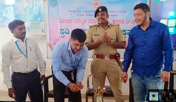 ಮುಕ್ತ ಮನಸ್ಸಿನಿಂದ ಪರೀಕ್ಷೆ ಎದುರಿಸಿ : ಪರೀಕ್ಷಾರ್ಥಿಗಳಲ್ಲಿ ಆತ್ಮವಿಶ್ವಾಸ ತುಂಬಿದ ಪಿಎಸೈ ಉದ್ದಪ್ಪ ದರೆಪ್ಪನವರ್