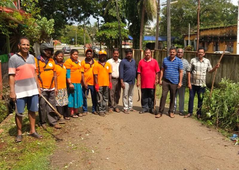 ಪುರಲಕ್ಕಿಬೇಣ ಹಾಗೂ ಕೆಪಿಟಿಸಿಎಲ್ ಎದರು ರಸ್ತೆಯಲ್ಲಿ  ಶ್ರಮದಾನ