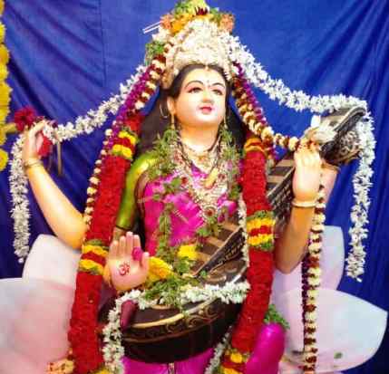 ಹೊನ್ನೆಕೇರಿಯಲ್ಲಿ ವಿಜ್ರಂಬಿಸುತ್ತಿರುವ ಶ್ರೀ ಶಾರದೋತ್ಸವ 