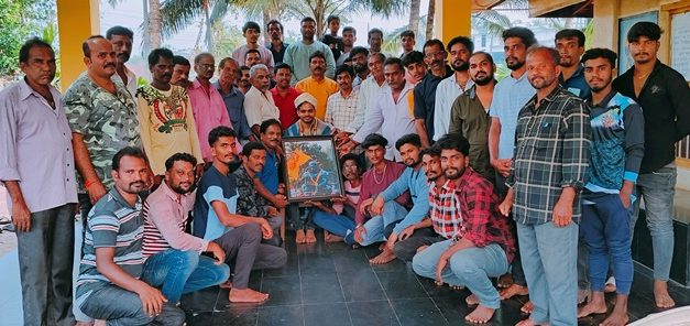 ಕಲಾಕಾರ ದಿನೇಶ ಮೇತ್ರಿಗೆ ಕೇಣಿ ನಾಗರಿಕರಿಂದ ಸನ್ಮಾನ