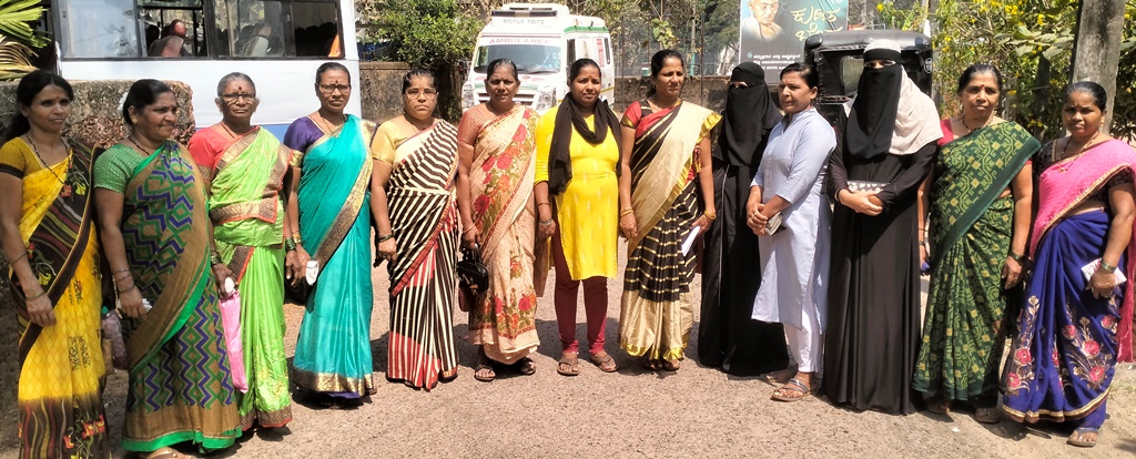 ಫೆ. 15 ರಂದು ಕೆನರಾ ಬ್ಯಾಂಕ ಎದುರು ಮಹಿಳೆಯರಿಂದ ಪೊರಕೆ ಹಿಡಿದು ಪ್ರತಿಭಟನೆ