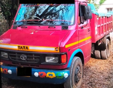 ಅಕ್ರಮವಾಗಿ ಮರಳು ತುಂಬಿಕೊ0ಡು ಸಾಗುತ್ತಿದ್ದ  407 ವಾಹನವನ್ನು ವಶಕ್ಕೆ ಪಡೆದ ಅಂಕೋಲಾ ಪೊಲೀಸರು