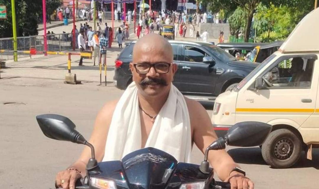 ಶಾಸಕ ಸತೀಶ ಸೈಲಗೆ ಬಿಗ್  ರಿಲೀಫ್ : ಮುಡಿ ನೀಡಿ ಹರಕೆ ಒಪ್ಪಿಸಿದ ಅಭಿಮಾನಿ